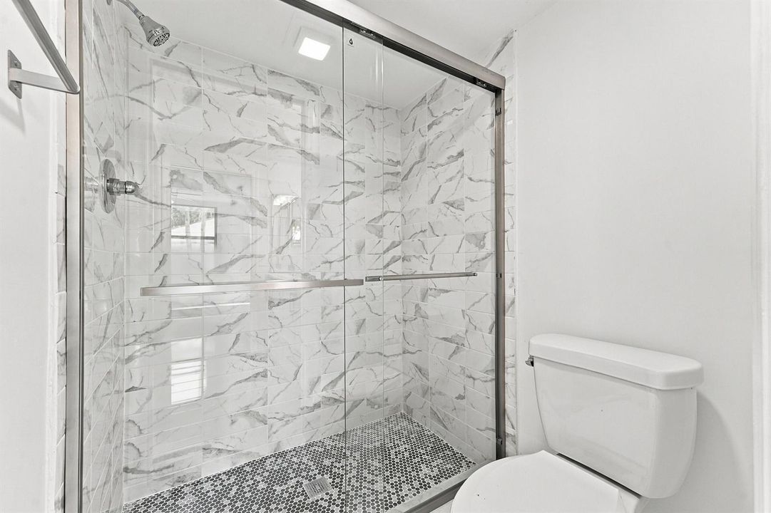 18_primary bathroom