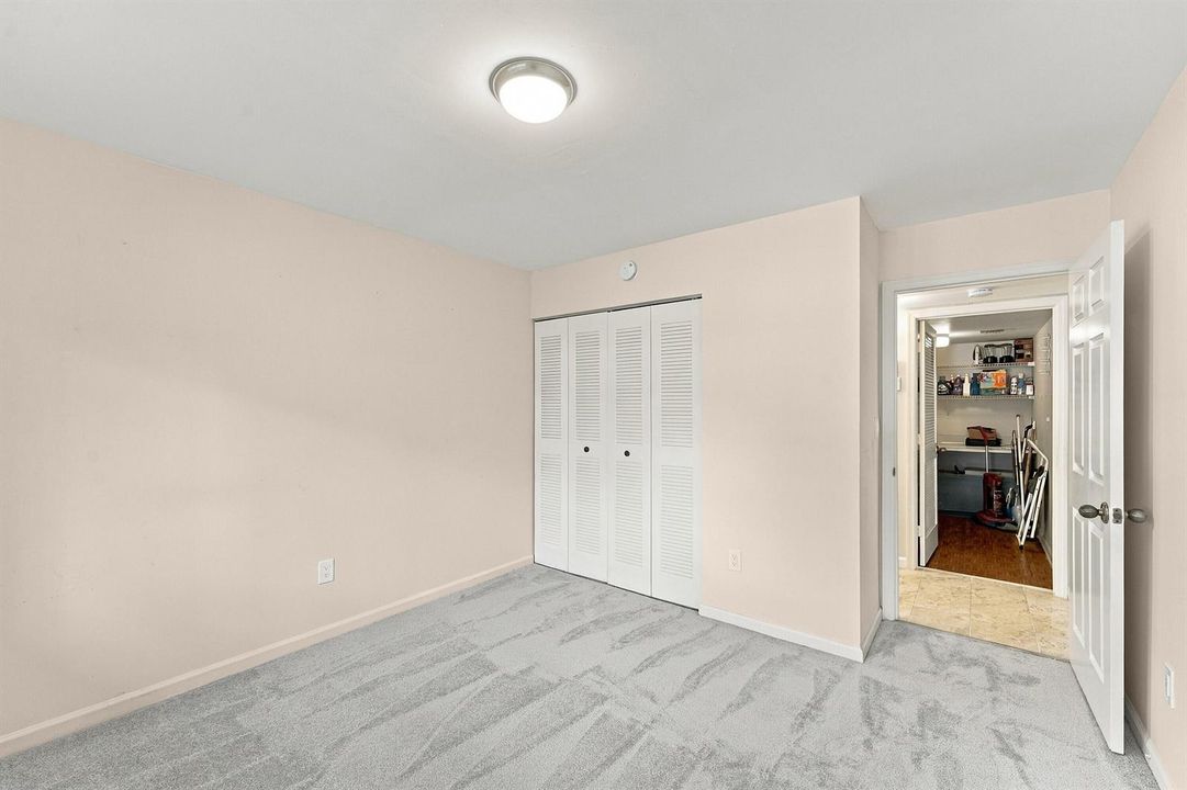 21_bedroom