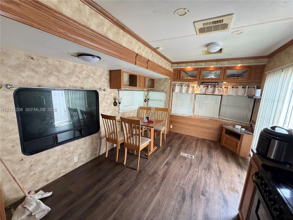 На продажу: $339,900 (5 спален, 2 ванн, 0 Квадратных фут)