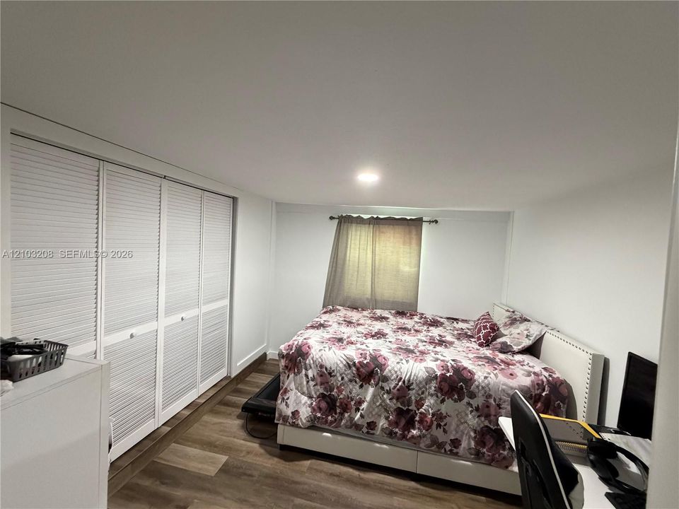На продажу: $339,900 (5 спален, 2 ванн, 0 Квадратных фут)