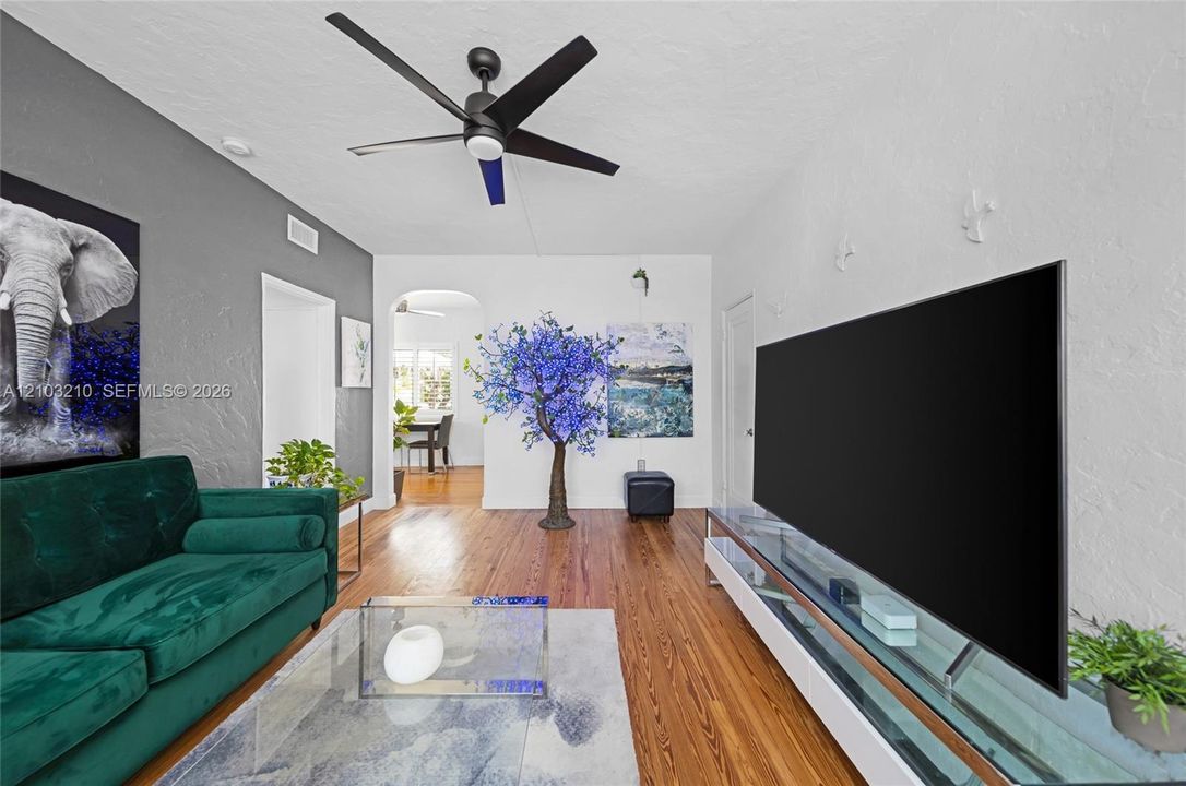 En Venta: $359,000 (1 camas, 1 baños, 610 Pies cuadrados)