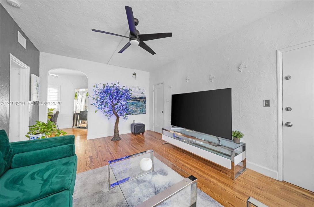 En Venta: $359,000 (1 camas, 1 baños, 610 Pies cuadrados)