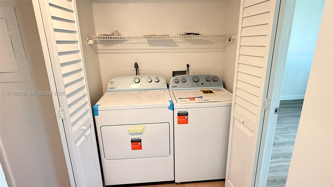 For Rent: $2,150 (2 beds, 2 baths, 975 Square Feet)