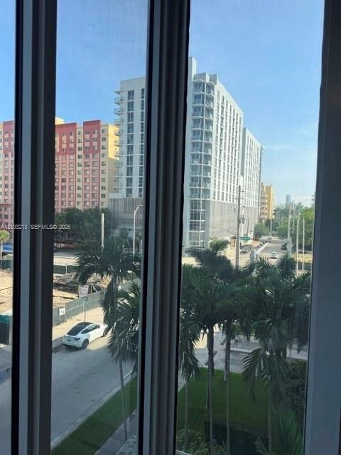 En Venta: $285,000 (1 camas, 2 baños, 940 Pies cuadrados)
