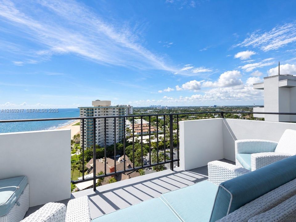 For Sale: $600,000 (2 beds, 2 baths, 1160 Square Feet)