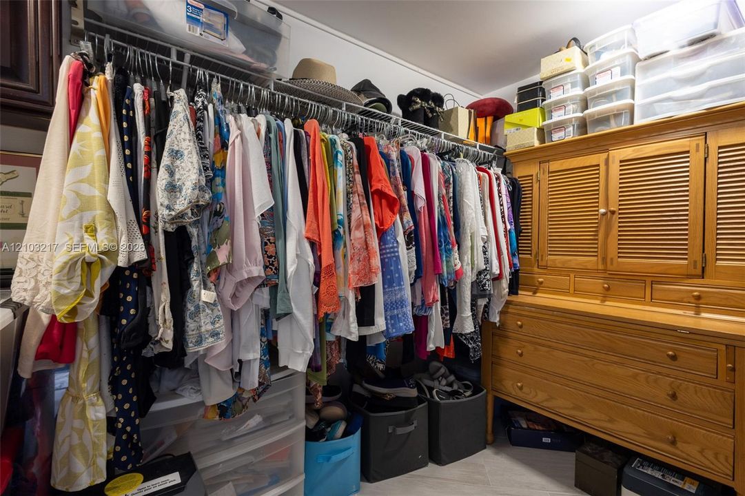 For Sale: $600,000 (2 beds, 2 baths, 1160 Square Feet)