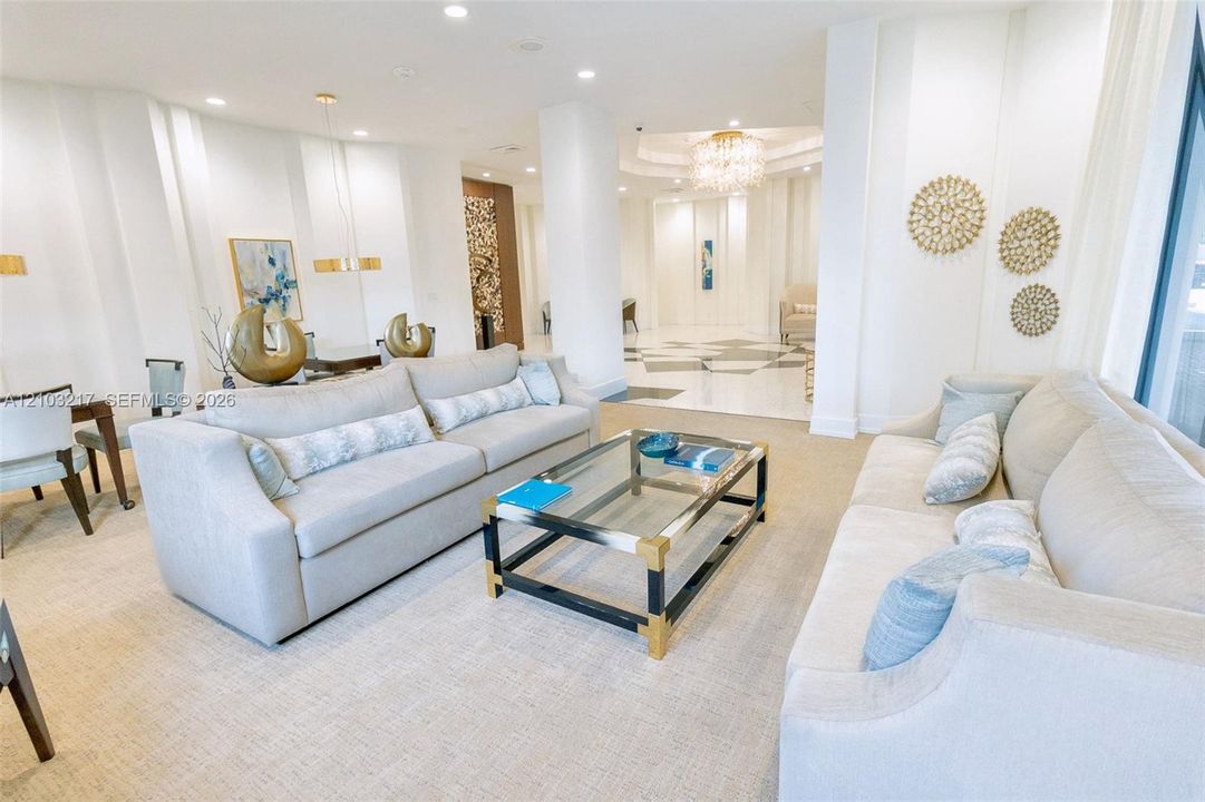For Sale: $600,000 (2 beds, 2 baths, 1160 Square Feet)