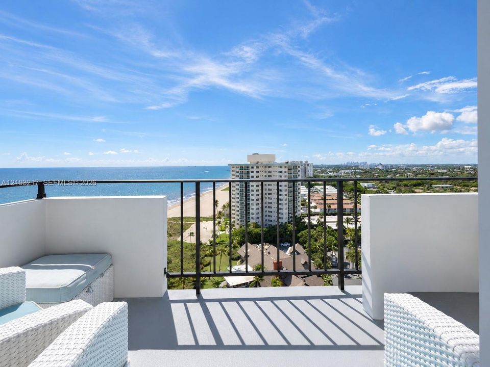 For Sale: $600,000 (2 beds, 2 baths, 1160 Square Feet)