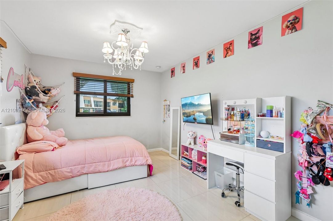 В аренду: $3,200 (3 спален, 2 ванн, 1317 Квадратных фут)