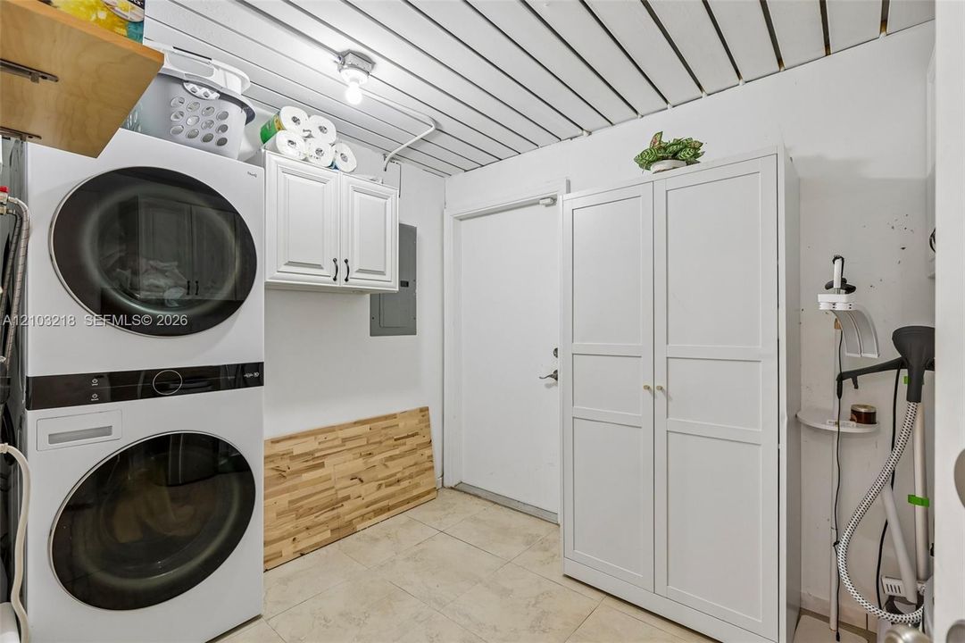 В аренду: $3,200 (3 спален, 2 ванн, 1317 Квадратных фут)