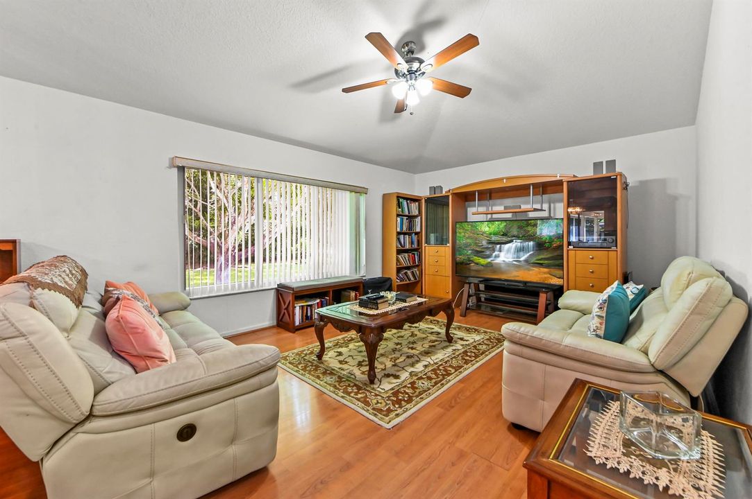 08 Living room 04