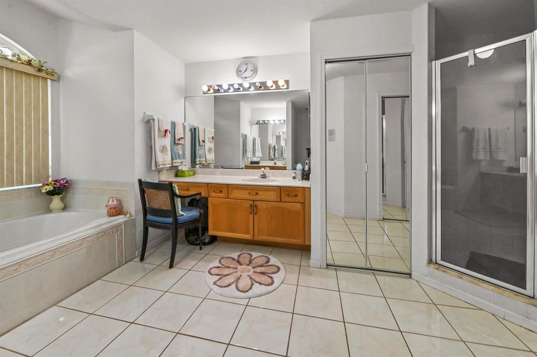 28 Bathroom 02