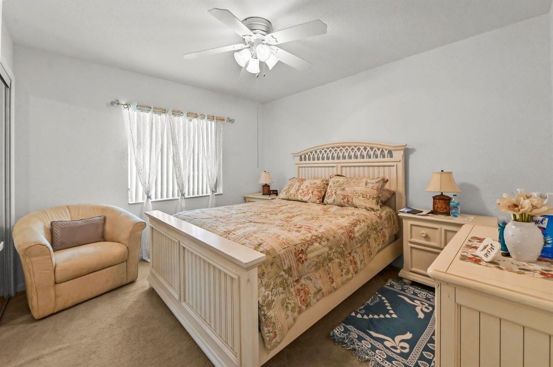 22 Bedroom 01