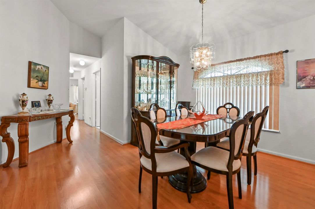 11 Dining room 01