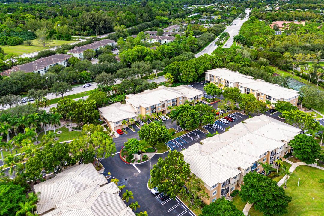043-200CrestwoodCourtNorth-211-RoyalPalm