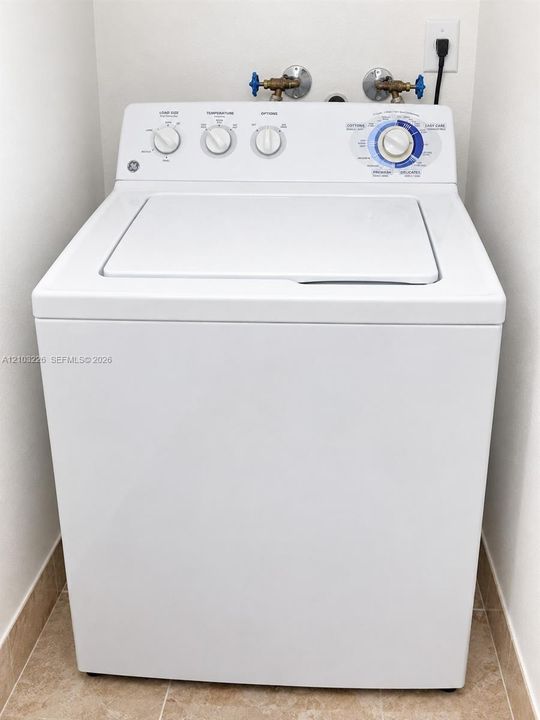 В аренду: $3,500 (1 спален, 1 ванн, 817 Квадратных фут)