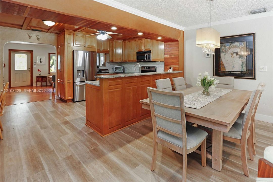 For Sale: $738,000 (3 beds, 2 baths, 1832 Square Feet)