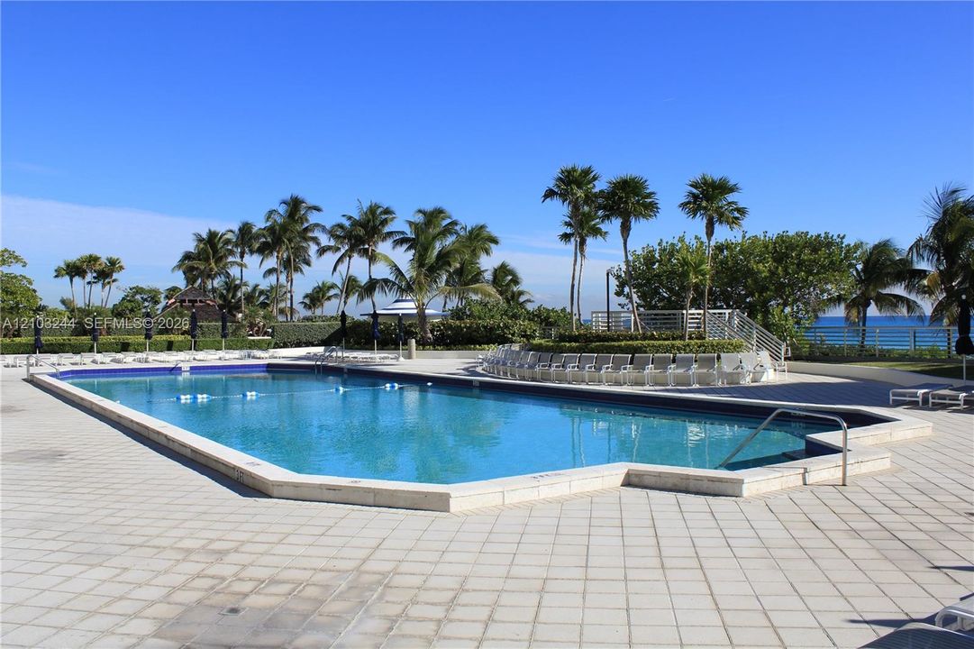 En Venta: $629,900 (2 camas, 2 baños, 1030 Pies cuadrados)