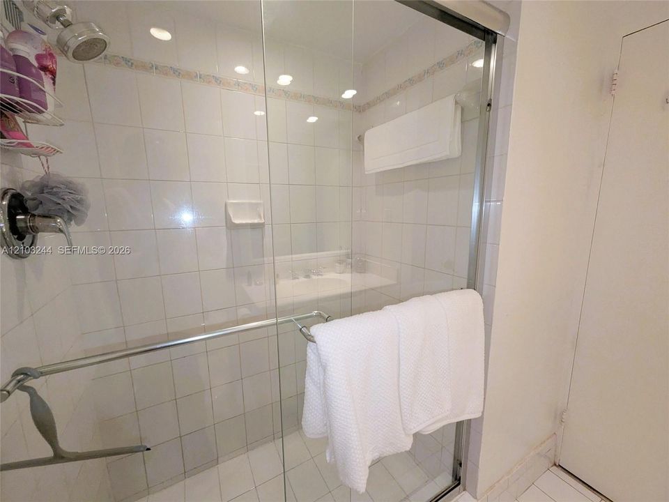 En Venta: $629,900 (2 camas, 2 baños, 1030 Pies cuadrados)