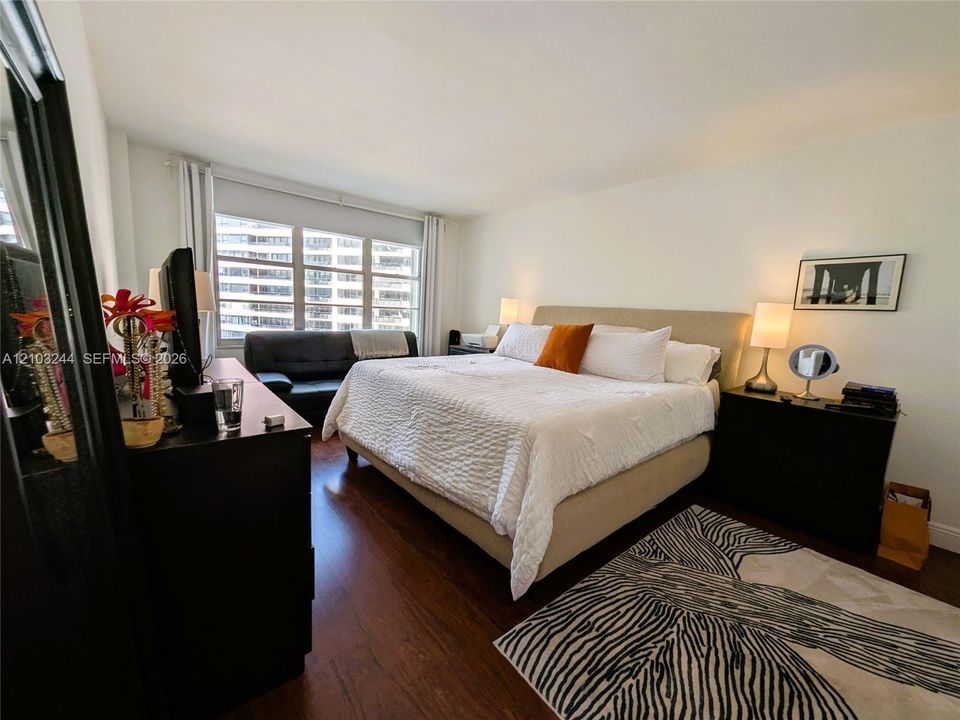 En Venta: $629,900 (2 camas, 2 baños, 1030 Pies cuadrados)