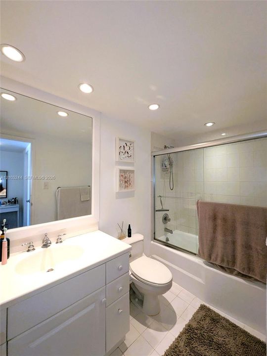 En Venta: $629,900 (2 camas, 2 baños, 1030 Pies cuadrados)