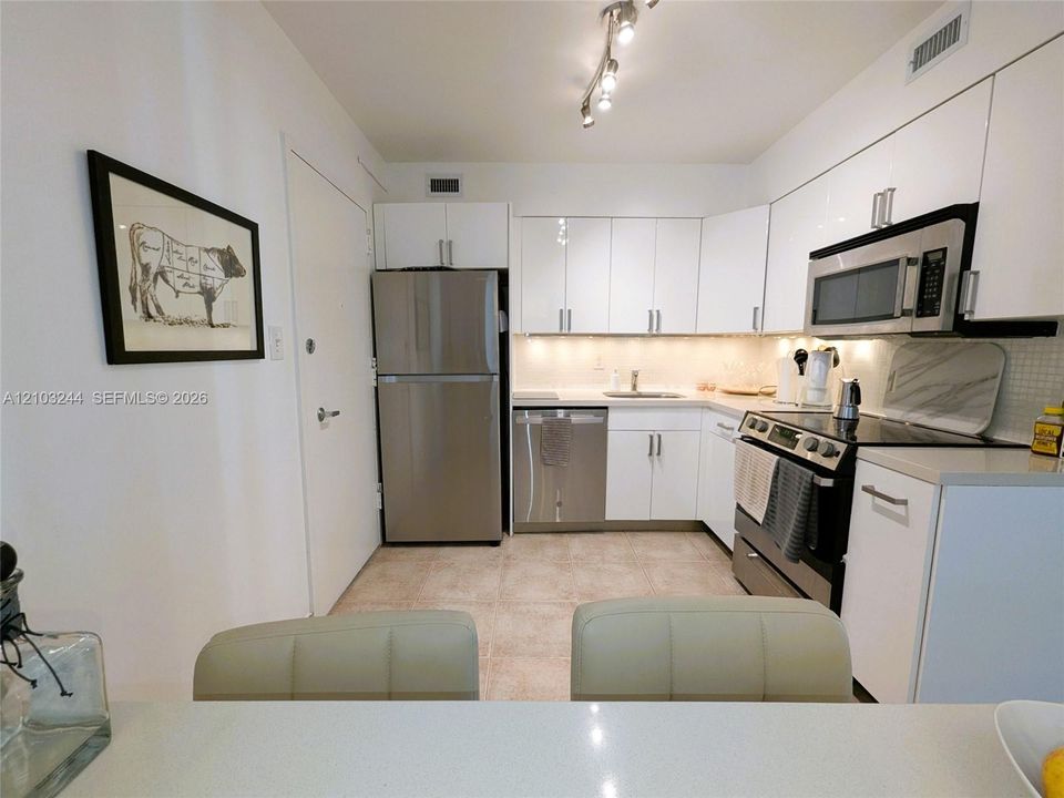 En Venta: $629,900 (2 camas, 2 baños, 1030 Pies cuadrados)