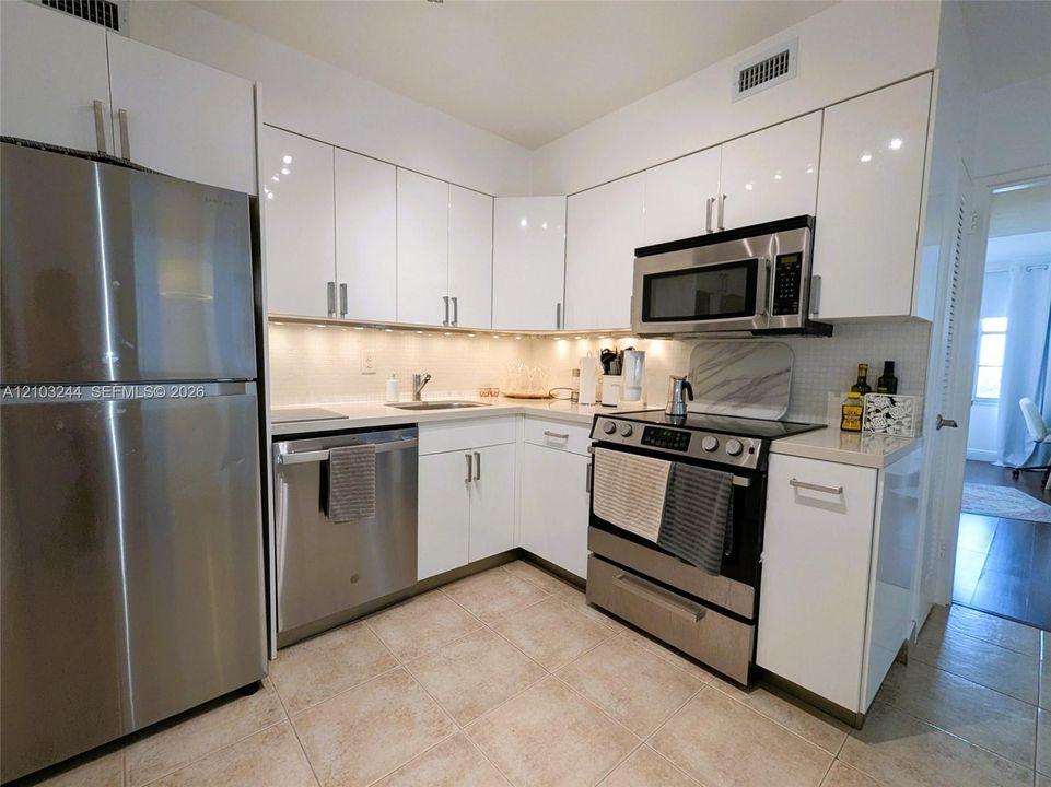 En Venta: $629,900 (2 camas, 2 baños, 1030 Pies cuadrados)