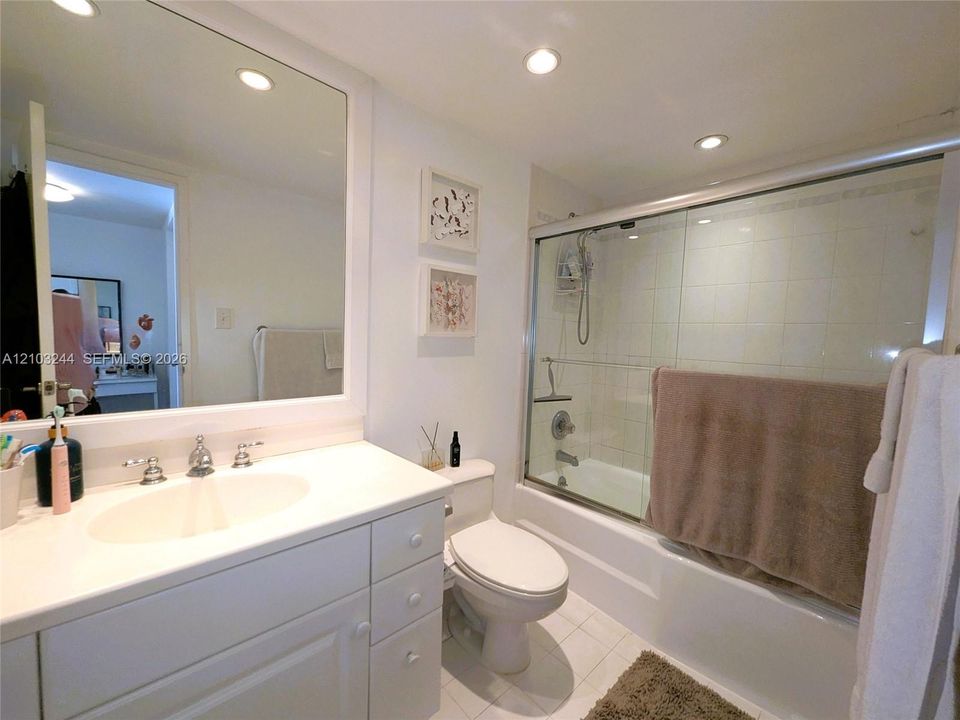 En Venta: $629,900 (2 camas, 2 baños, 1030 Pies cuadrados)