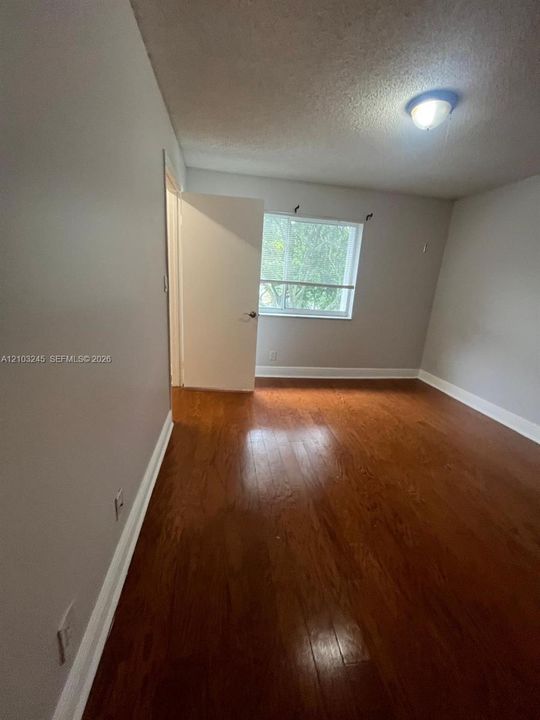 For Rent: $2,090 (2 beds, 2 baths, 1030 Square Feet)