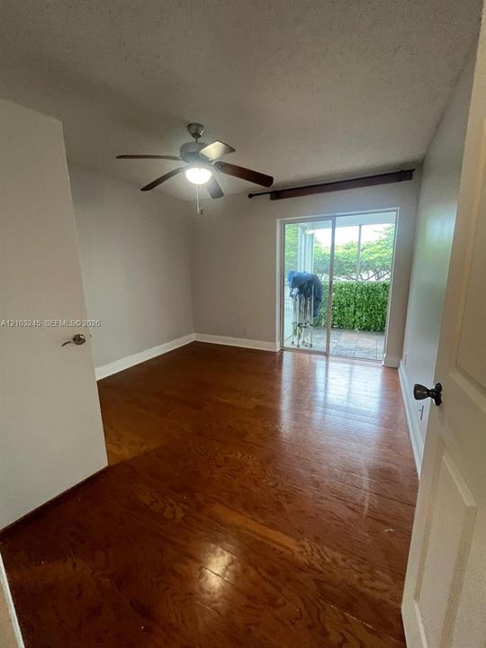 For Rent: $2,090 (2 beds, 2 baths, 1030 Square Feet)