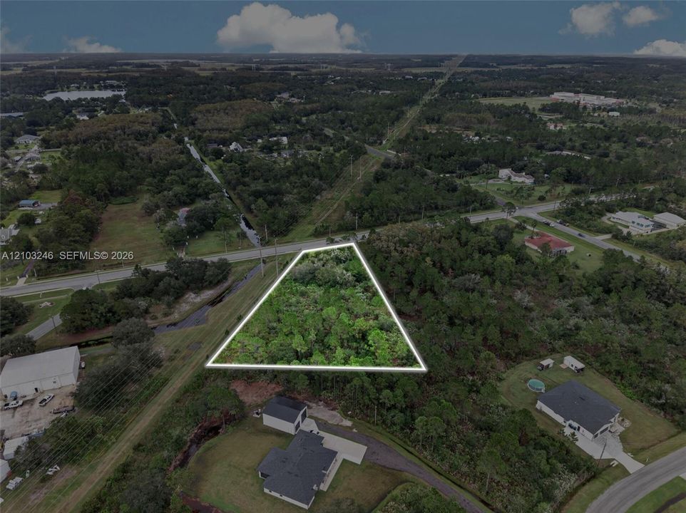En Venta: $250,000 (1.11 acres)