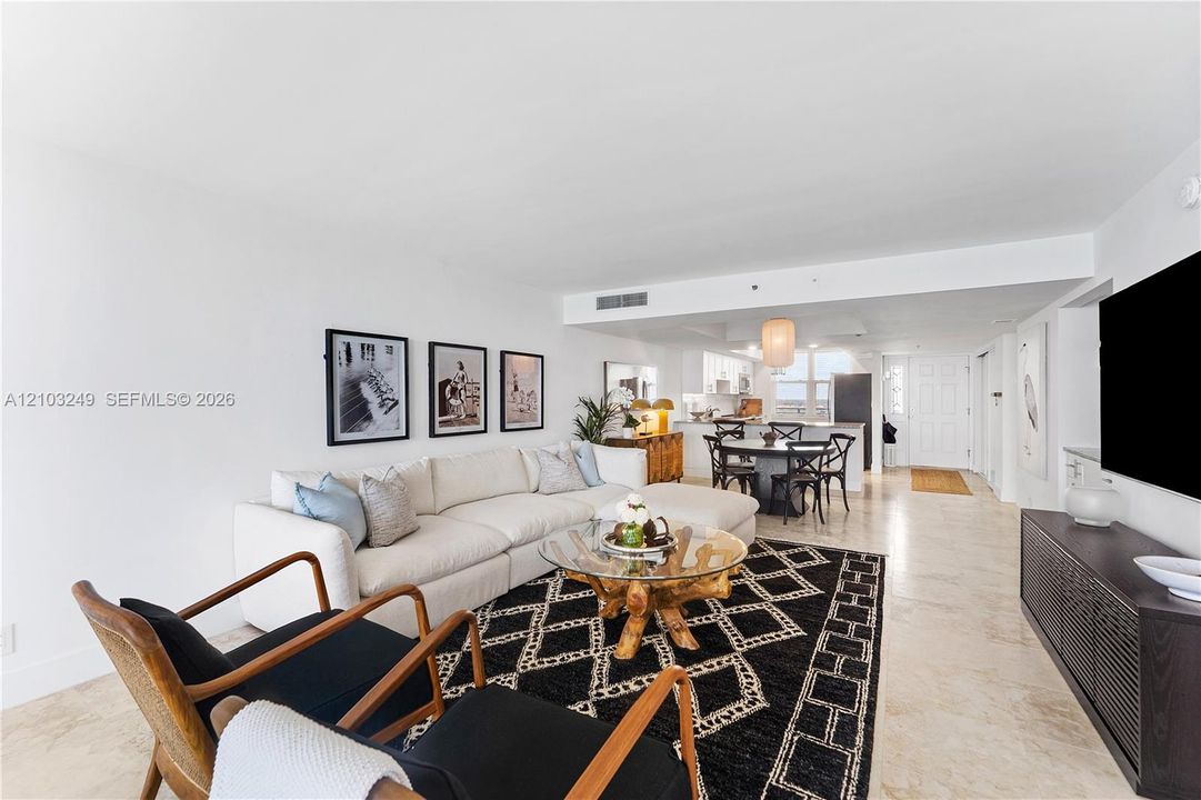 En Venta: $995,000 (2 camas, 2 baños, 1295 Pies cuadrados)