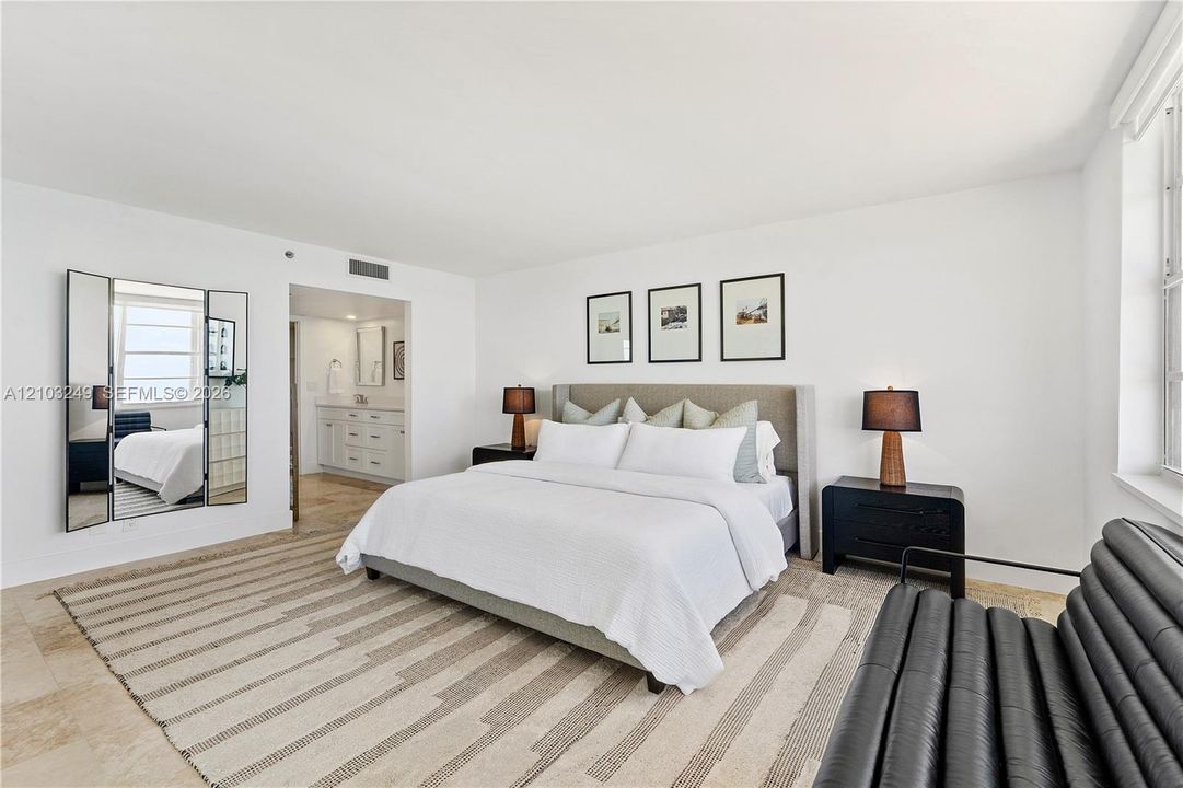 En Venta: $995,000 (2 camas, 2 baños, 1295 Pies cuadrados)