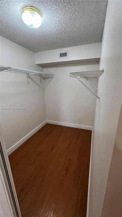 En Renta: $2,200 (2 camas, 2 baños, 984 Pies cuadrados)