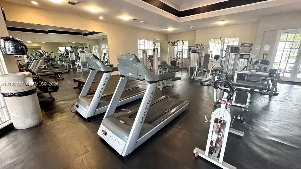 For Rent: $1,900 (1 beds, 1 baths, 862 Square Feet)