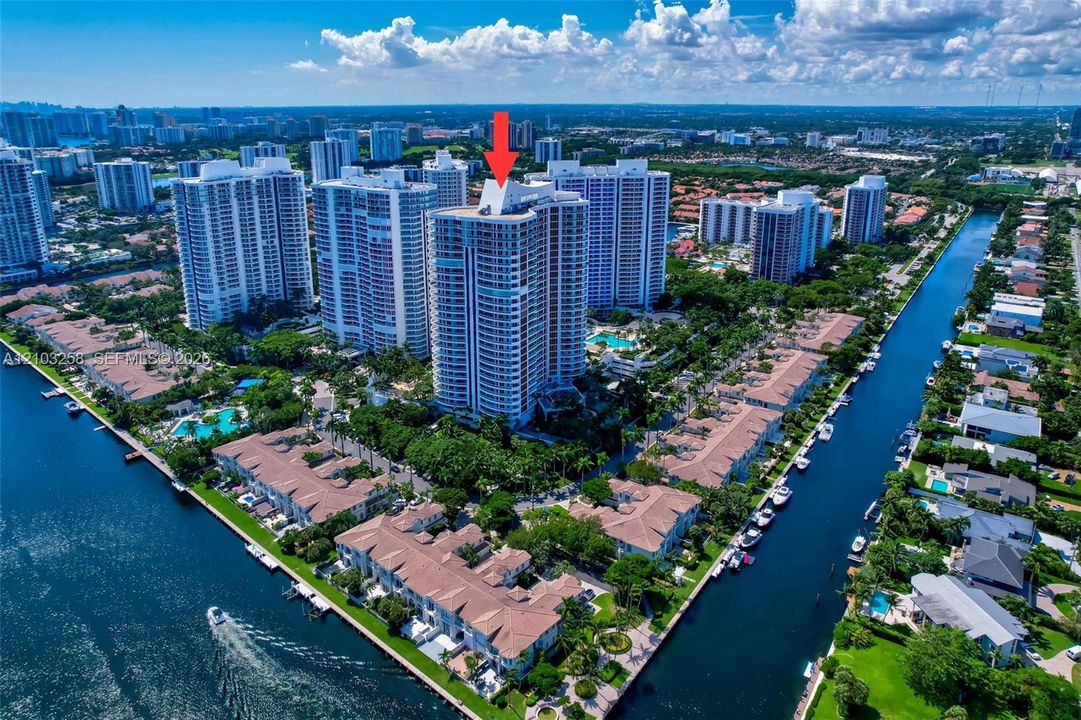 For Sale: $3,100,000 (3 beds, 3 baths, 3173 Square Feet)