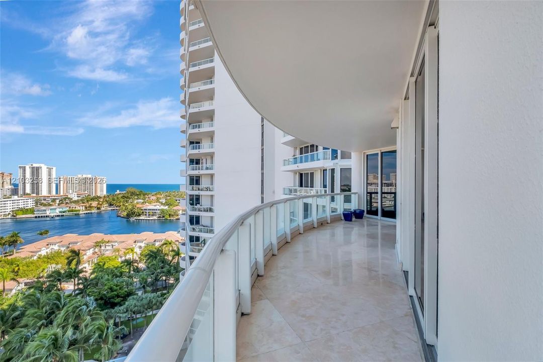 For Sale: $3,100,000 (3 beds, 3 baths, 3173 Square Feet)