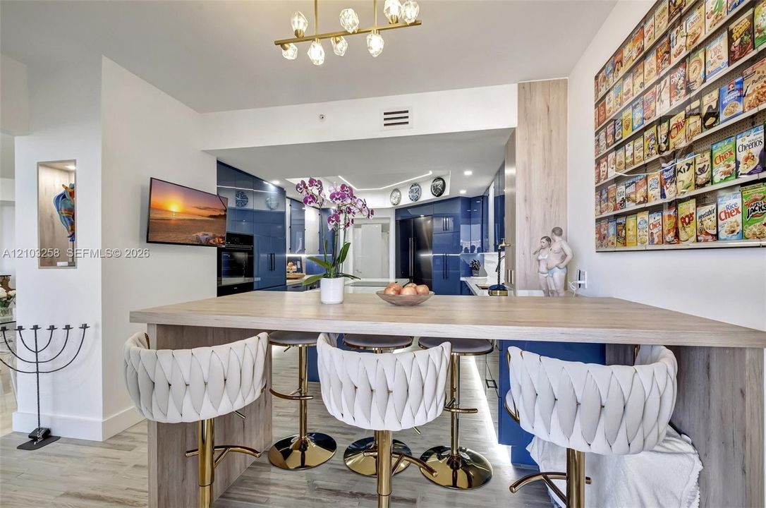 For Sale: $3,100,000 (3 beds, 3 baths, 3173 Square Feet)