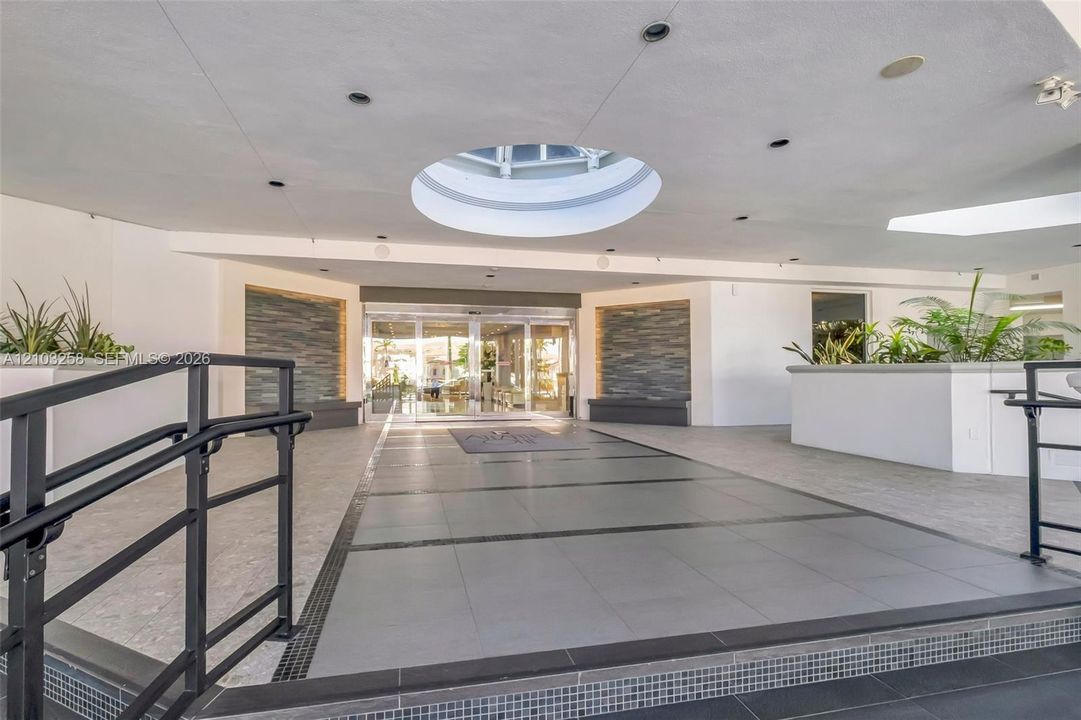 For Sale: $3,100,000 (3 beds, 3 baths, 3173 Square Feet)