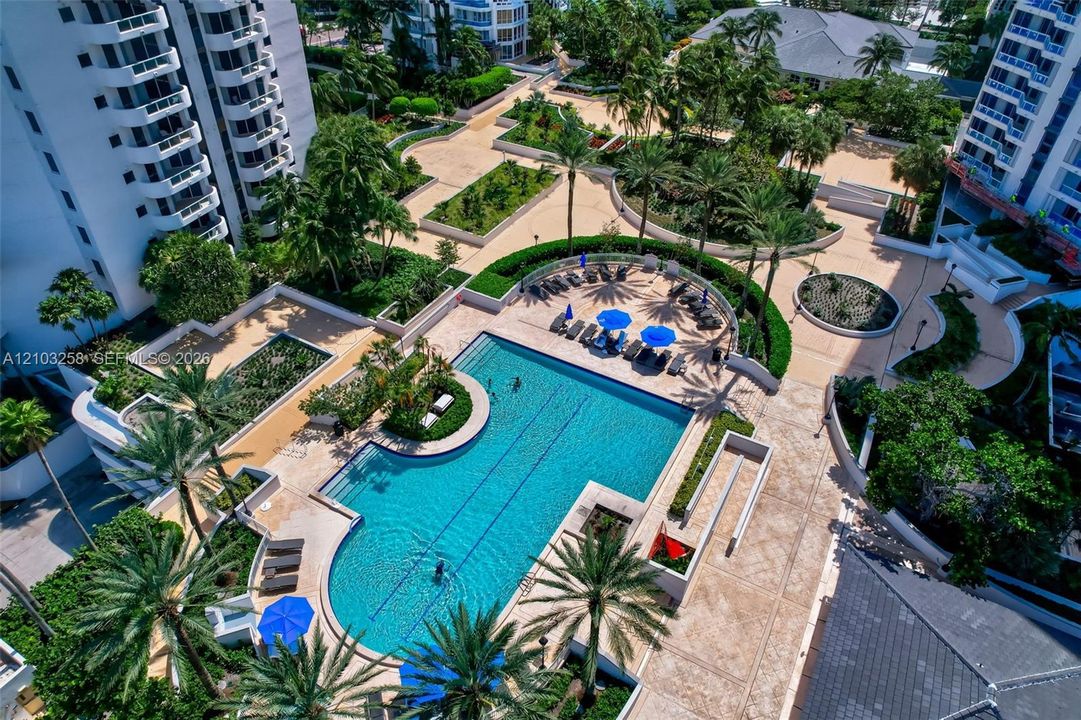 For Sale: $3,100,000 (3 beds, 3 baths, 3173 Square Feet)