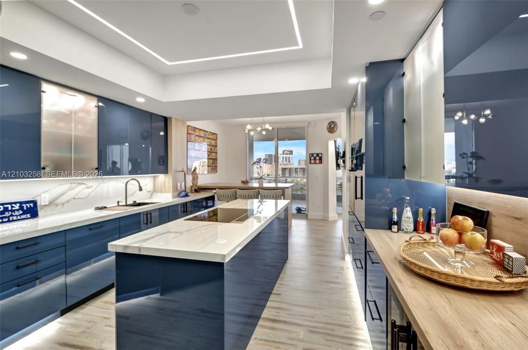 For Sale: $3,100,000 (3 beds, 3 baths, 3173 Square Feet)