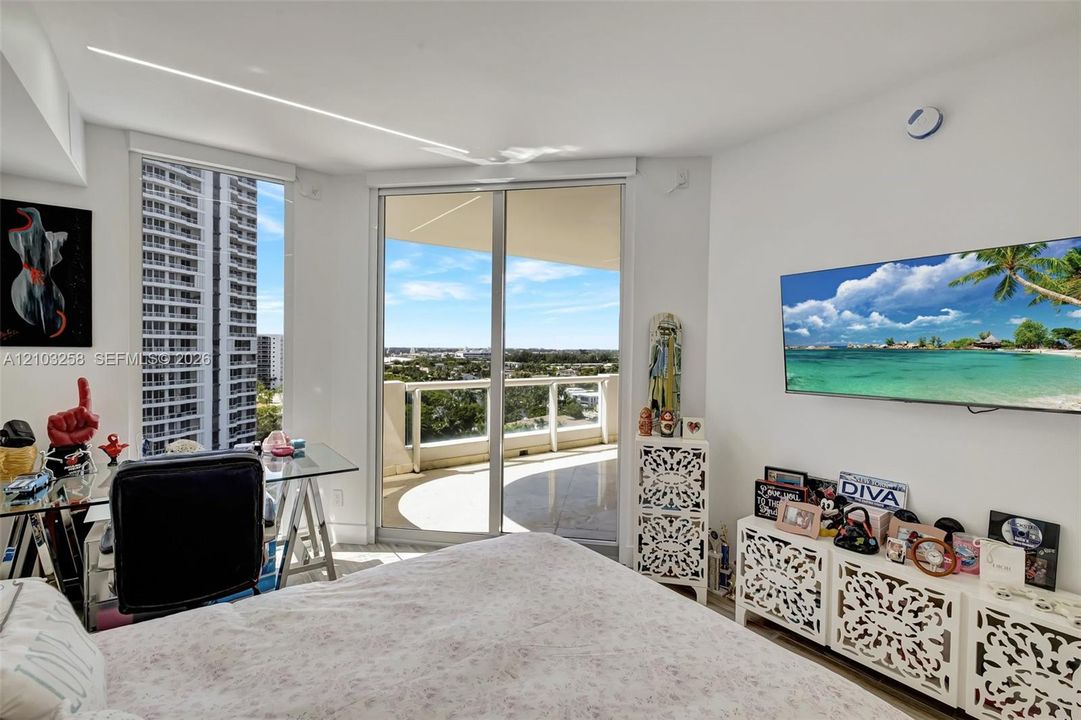 For Sale: $3,100,000 (3 beds, 3 baths, 3173 Square Feet)