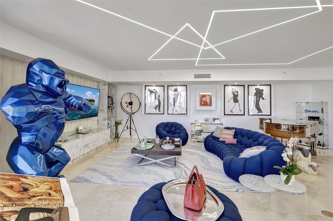 For Sale: $3,100,000 (3 beds, 3 baths, 3173 Square Feet)