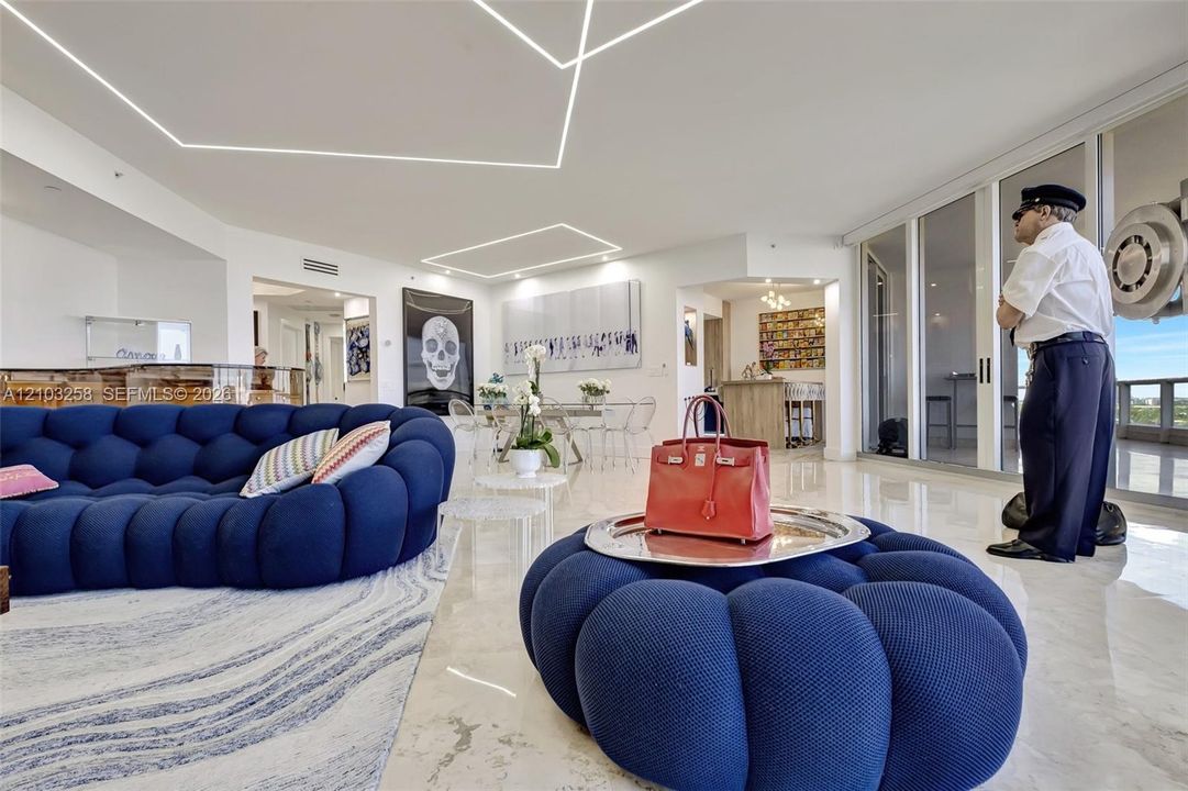 For Sale: $3,100,000 (3 beds, 3 baths, 3173 Square Feet)
