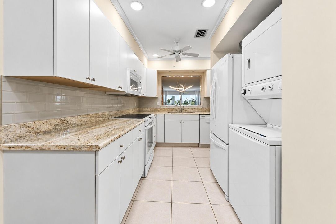 06 - Kitchen Wide