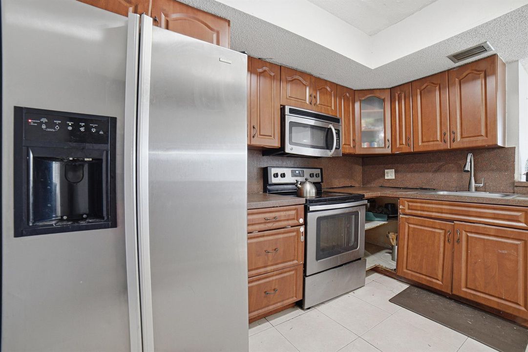 12-Kitchen-B