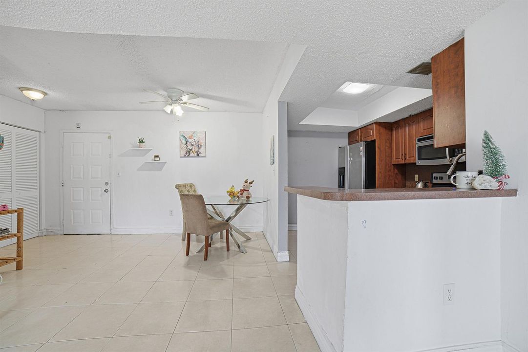11-Kitchen-Entrance