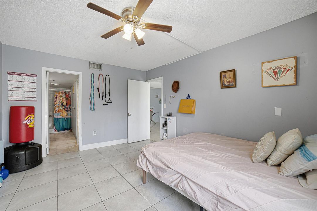 16-Bedroom1-B