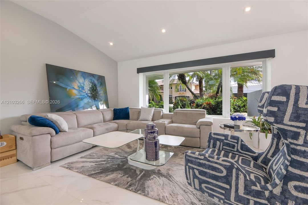 For Rent: $16,000 (3 beds, 2 baths, 2152 Square Feet)