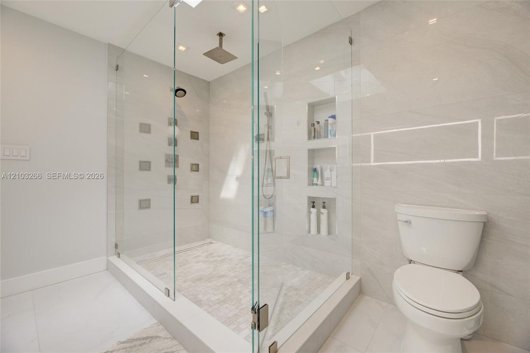 For Rent: $16,000 (3 beds, 2 baths, 2152 Square Feet)